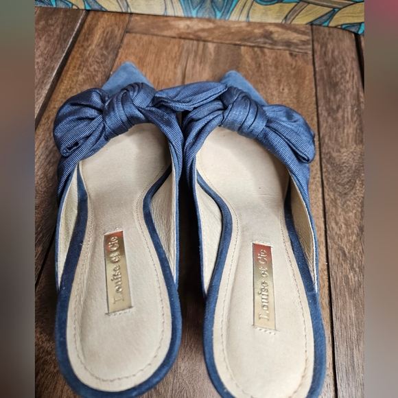 Louise et Cie Navy Suede Kitten Heels Bow Detail - Picture 5 of 9